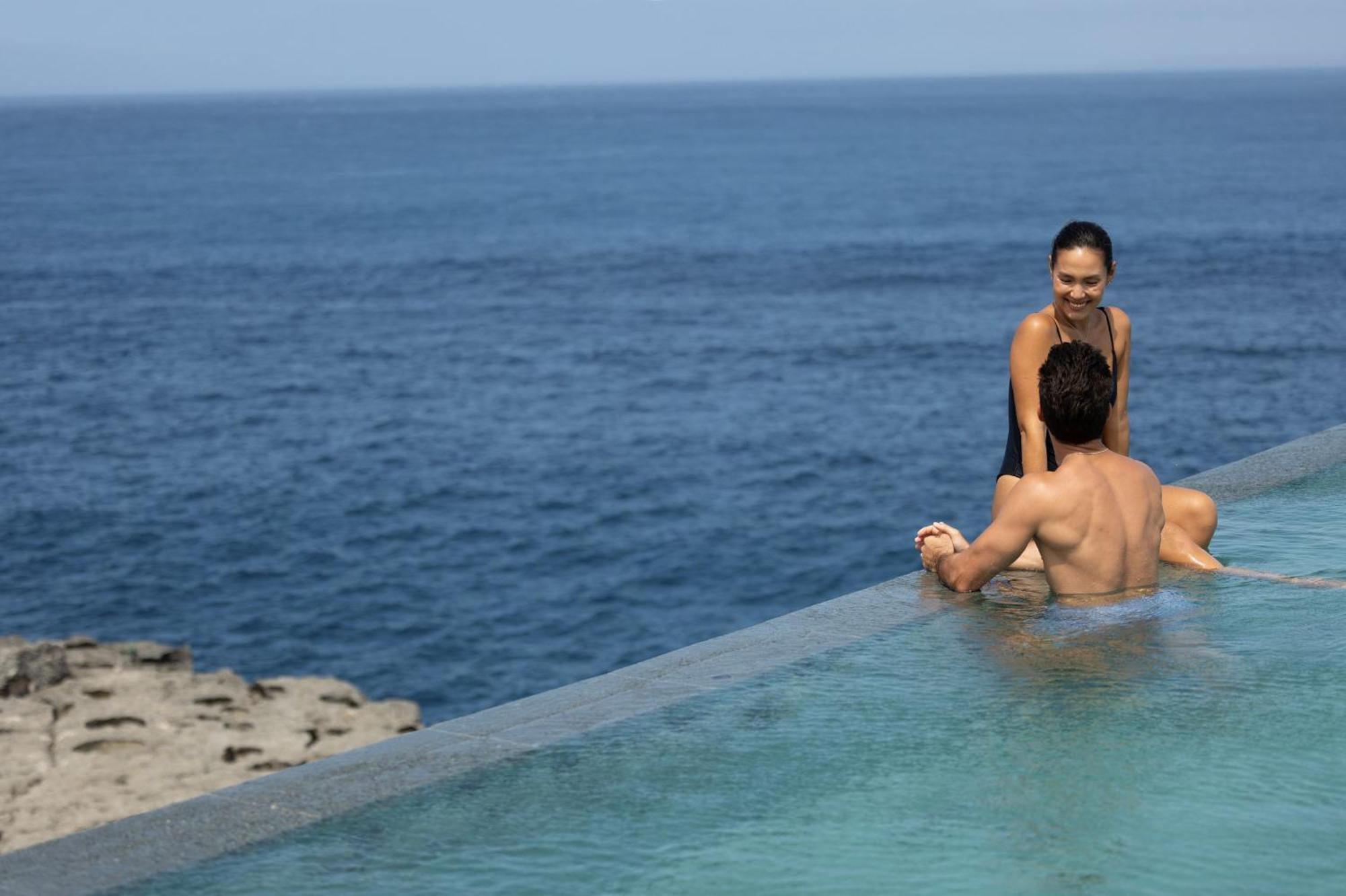 Arna And Ocean Lounge
